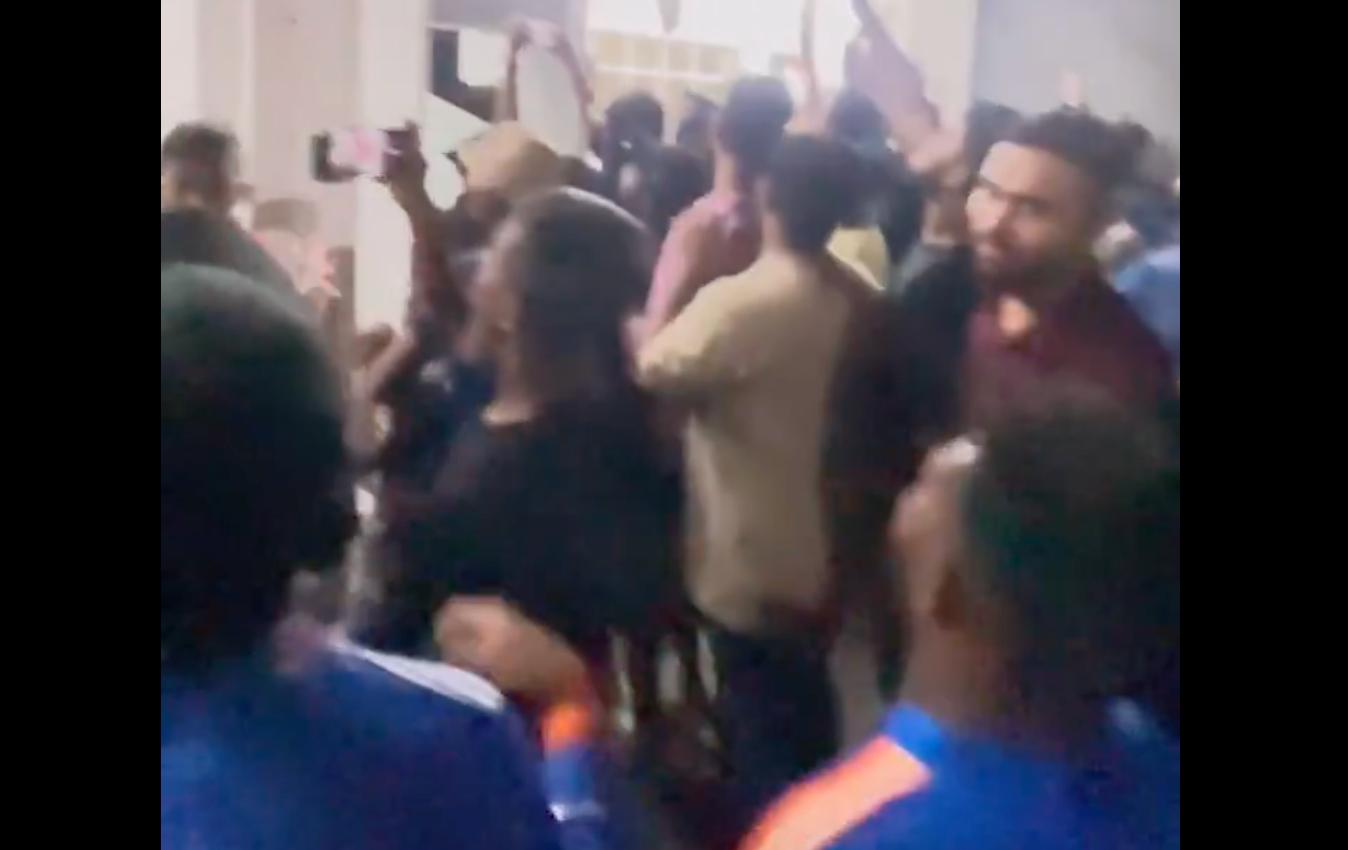 RCB chants directed towards Virat Kohli [X]